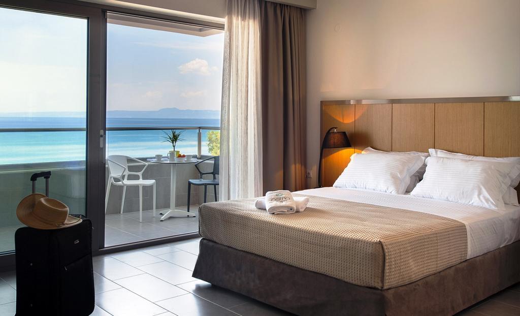 Ostria Sea Side Otel 4*
